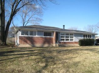 305 N Kent Rd, McHenry, IL 60051