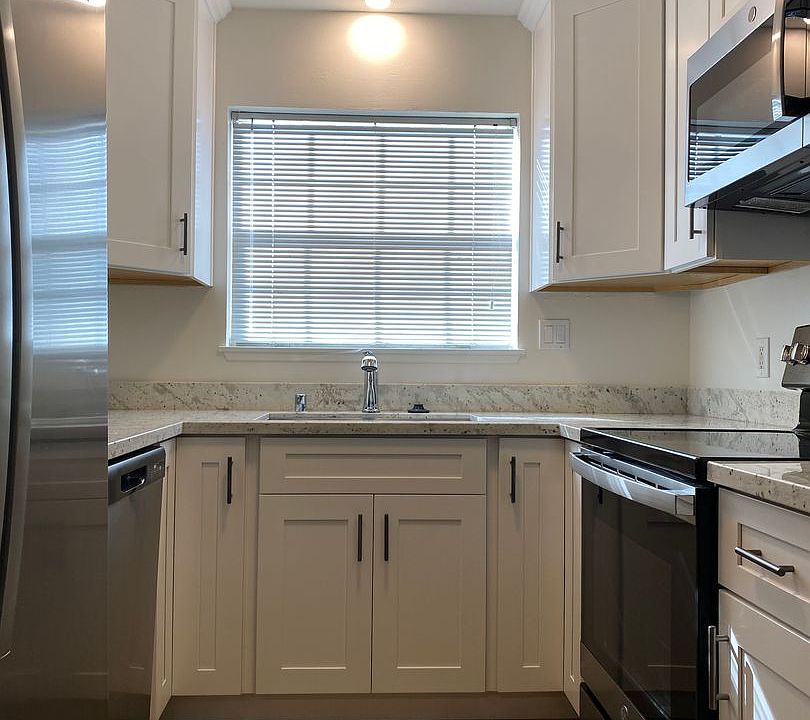 1st image of 596 La Conner Dr #11