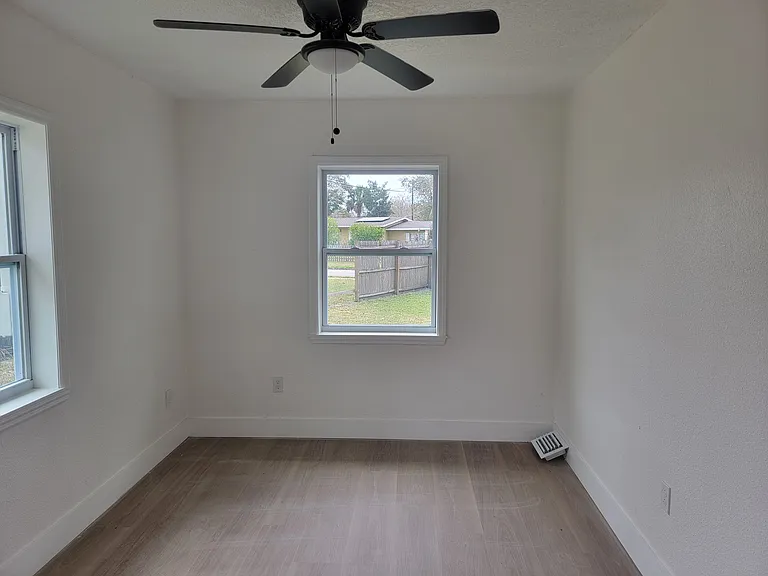 1701 S Mellonville Ave — Photo 5