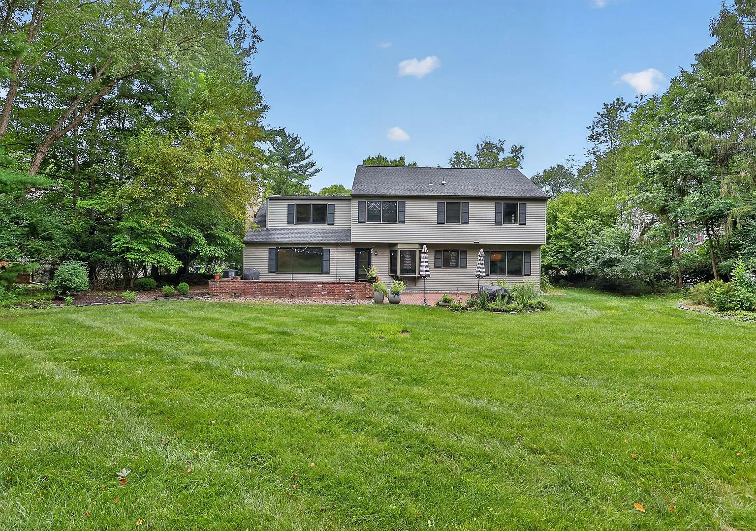 Beautiful 5-Bedroom Spring House Rental! — Photo 4