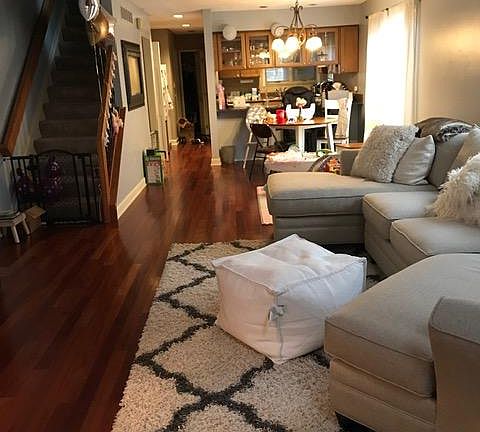 3rd image of 677 E Lincoln Ave #1