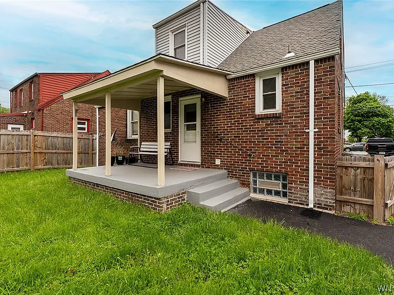 845 Cleveland Dr — Photo 3