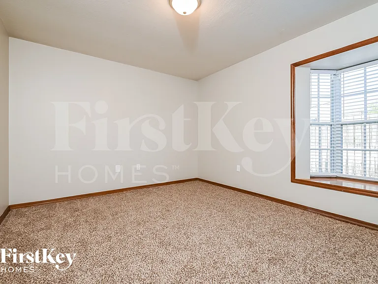 5349 Montserrat Dr — Photo 12