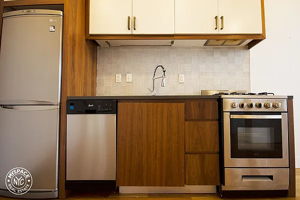 Rented by MySpaceNYC | media 26