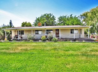 48745 3 Points Rd, Lake Hughes, CA 93532