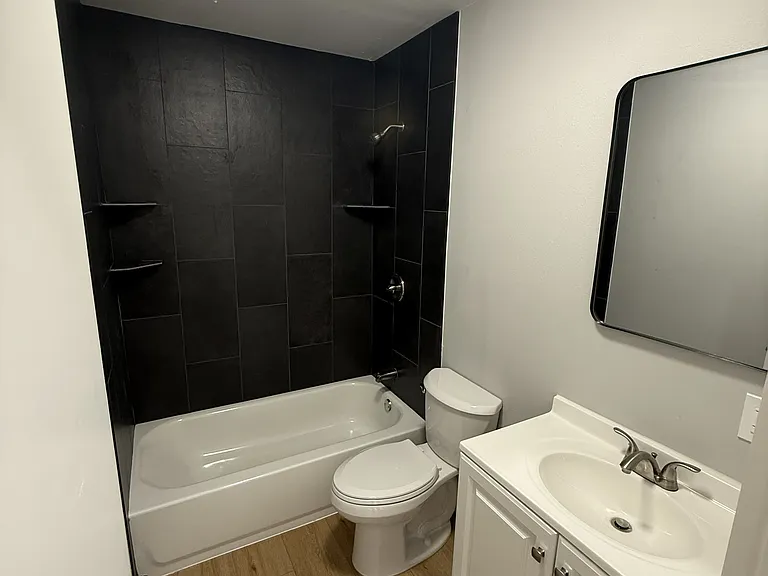 4204 Wipprecht St — Photo 7