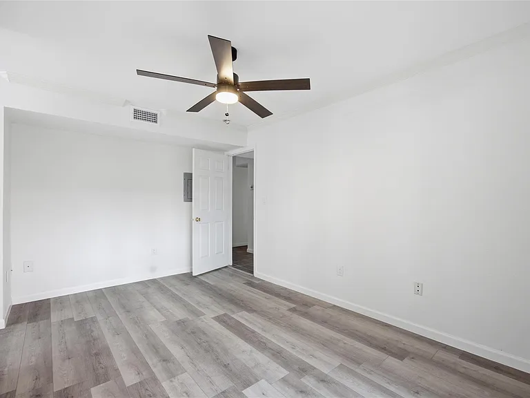 501 W 26th St #108 — Photo 19