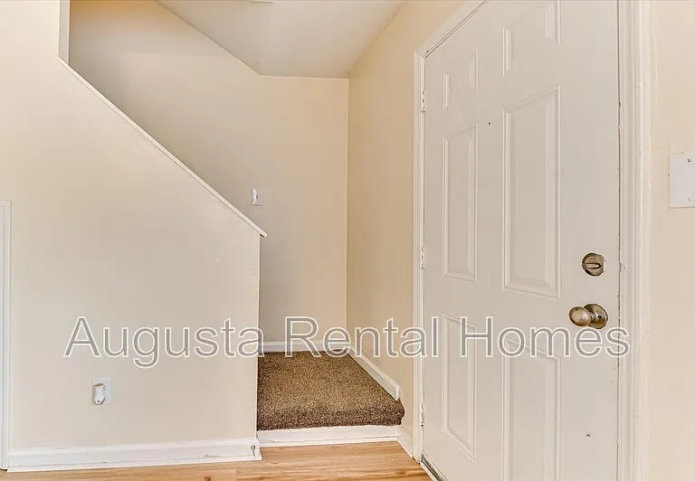 707 Cardinal St — Photo 7