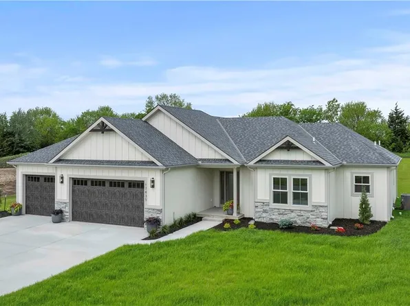 17835 169th St, Basehor, KS 66007