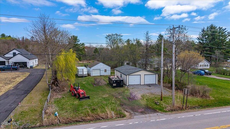 3rd image of 704 Swaggertown Road