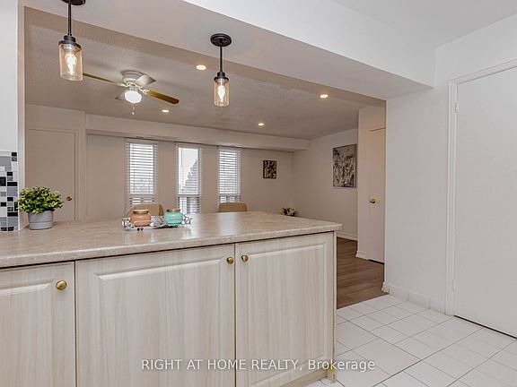 4th image of 40 Rexdale Blvd #3