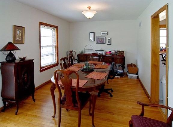 3rd image of 1321 N Harlem Ave