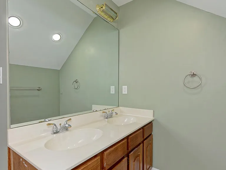 full bath upstairs