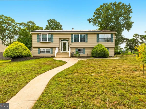14 Tiffany Pl, Erial, NJ 08081
