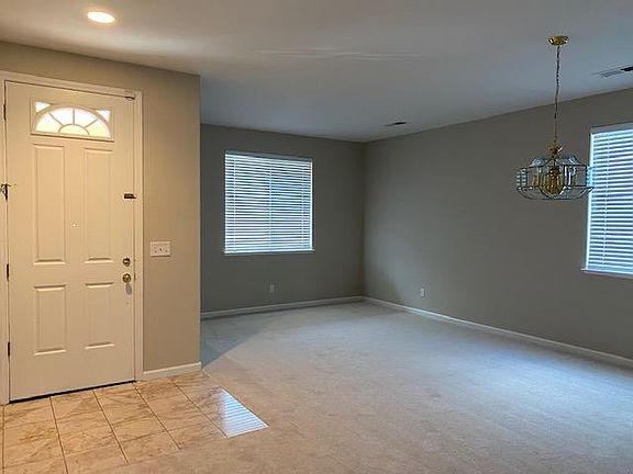 2nd image of 4696 Twin Oaks Dr