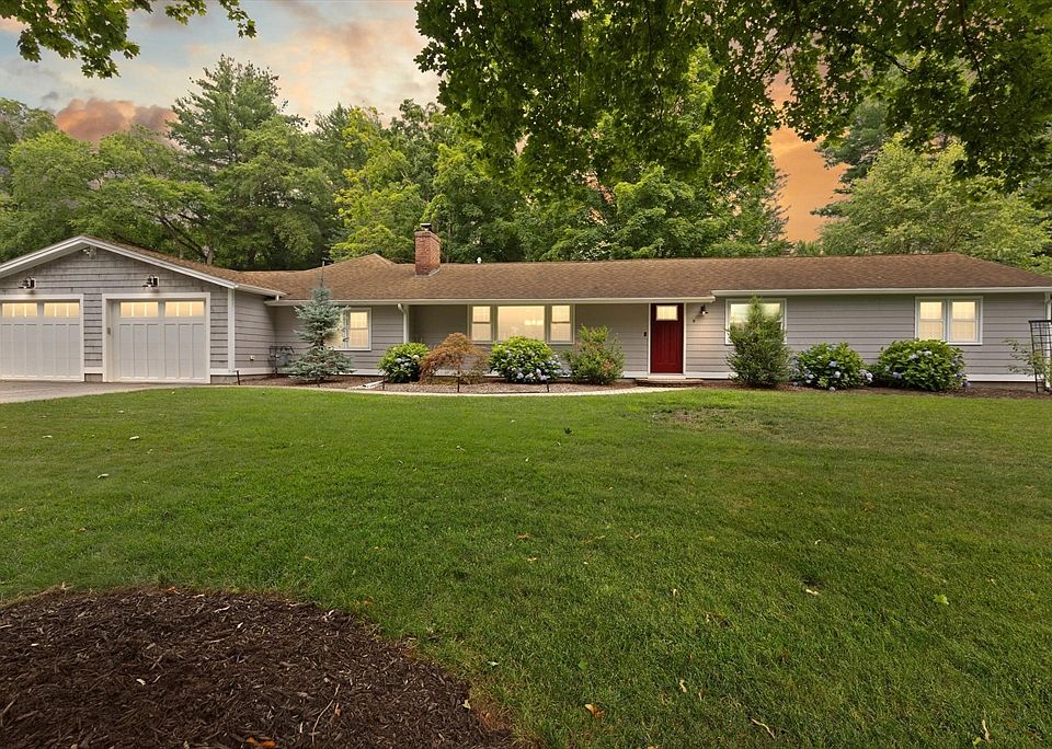 1st image of 9 Wild Rose Dr