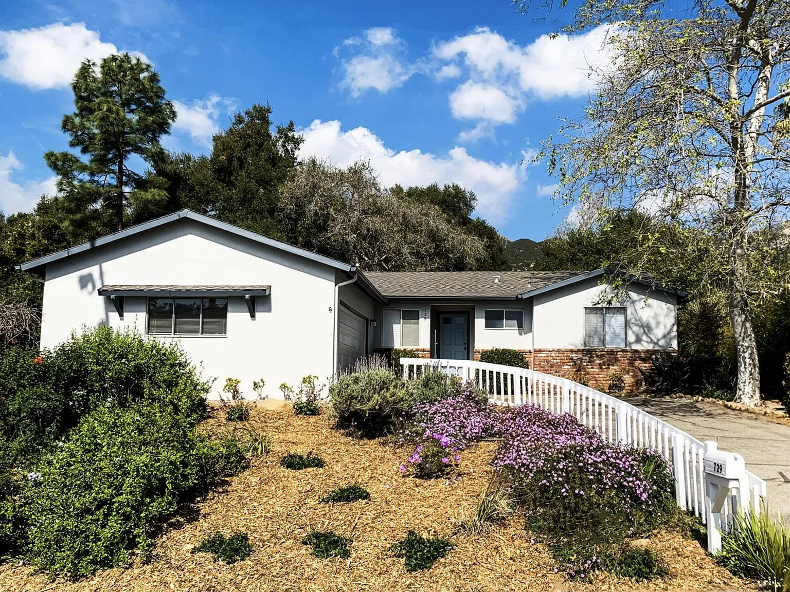 3 bed, 2.0 bath, $6,200 — Photo 1
