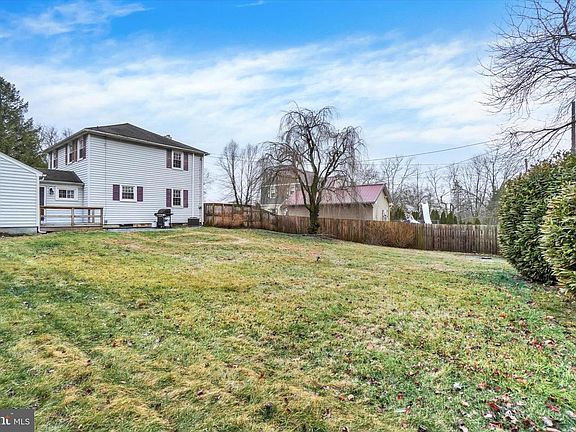 5th image of 809 Grandview Rd