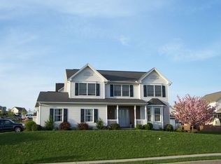 530 Colony Dr, Middletown, PA 17057