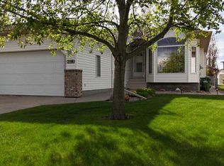 310 B SE Edgewood Close, Camrose, AB T4V 4P9