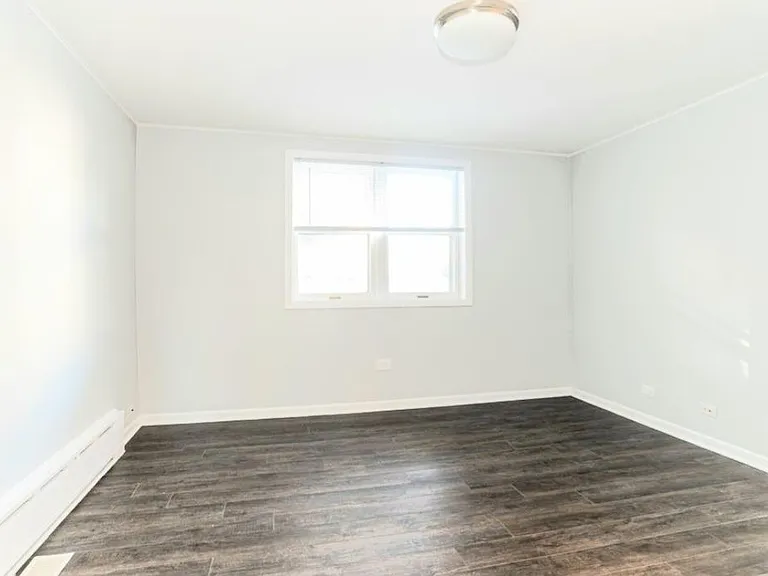 573 Ryan Pl — Photo 8