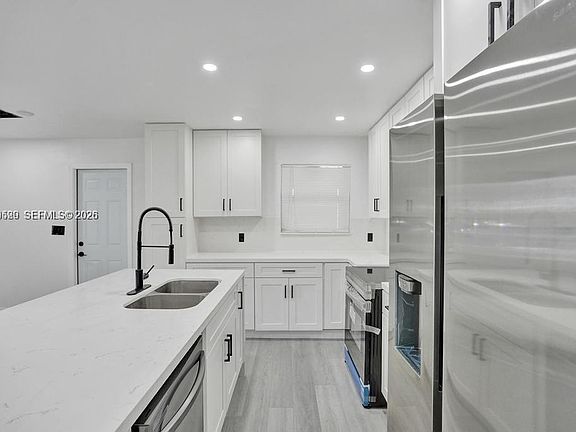 5th image of 1628 NE 7th Ave