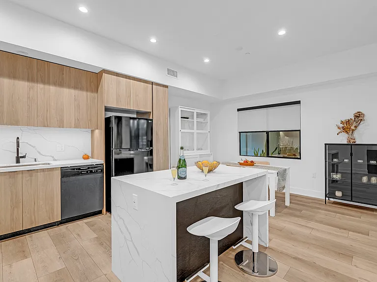 178 S Euclid Ave #310 — Photo 11
