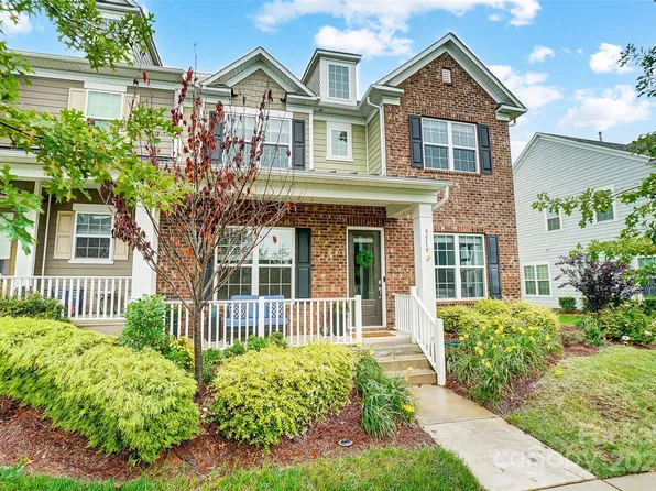 9519 Gladden Hill Ln, Pineville, NC 28134