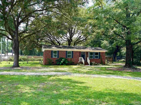 5837 Berryhill Rd, Milton, FL 32570