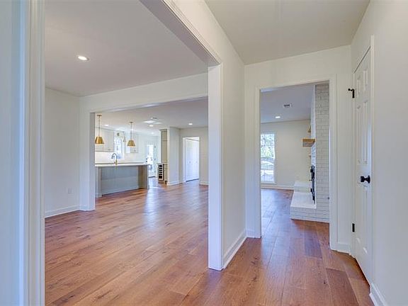 5th image of 2315 Pike Wood Dr