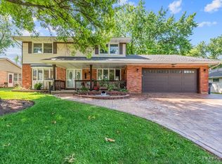 1475 Maple Ln, Elgin, IL 60123