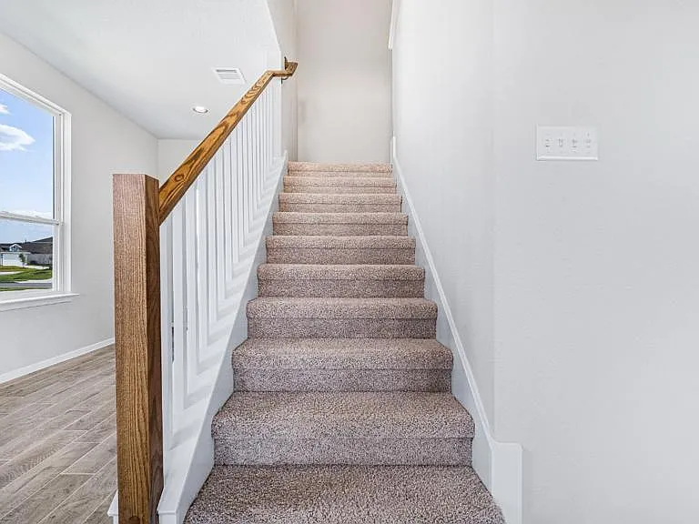 208 Stein Rd — Photo 10