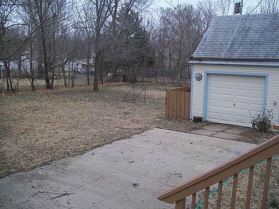 detached garage/woodshop & HUGE side yard