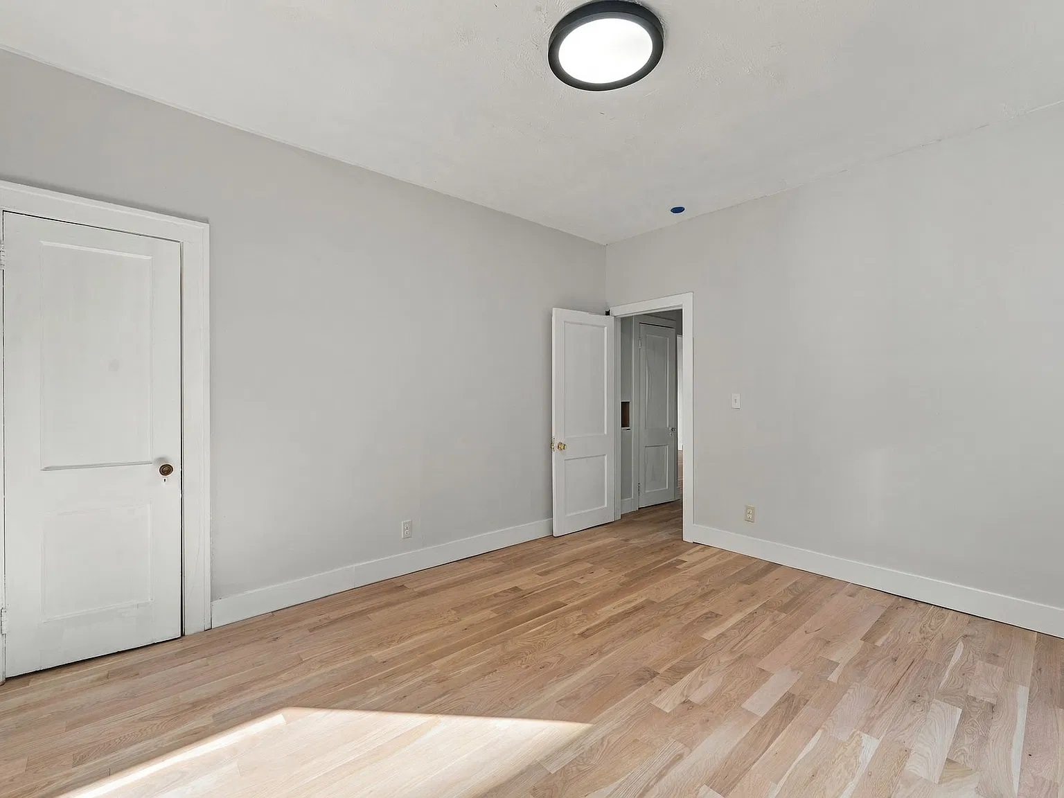 3379 Euclid Heights Blvd — Photo 1