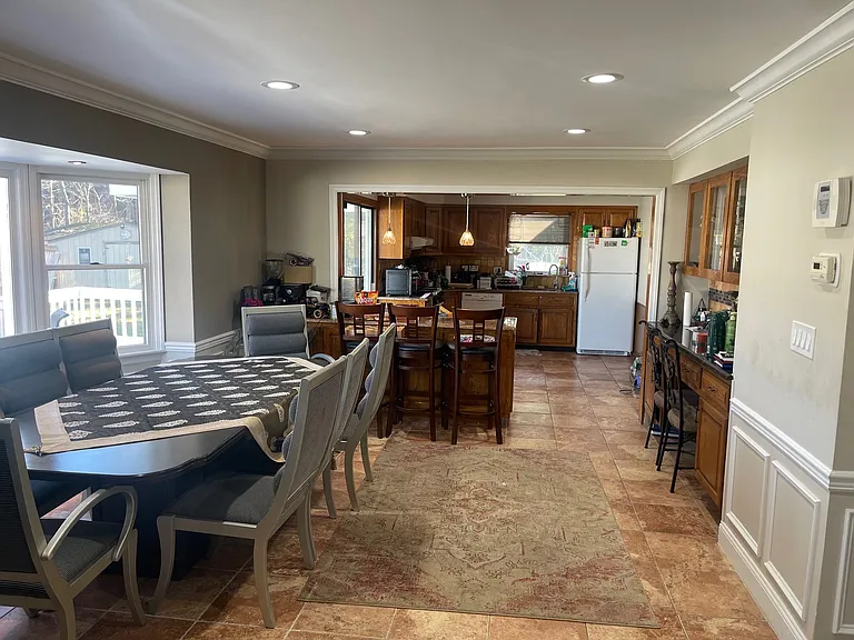 41 Albert Ave — Photo 9