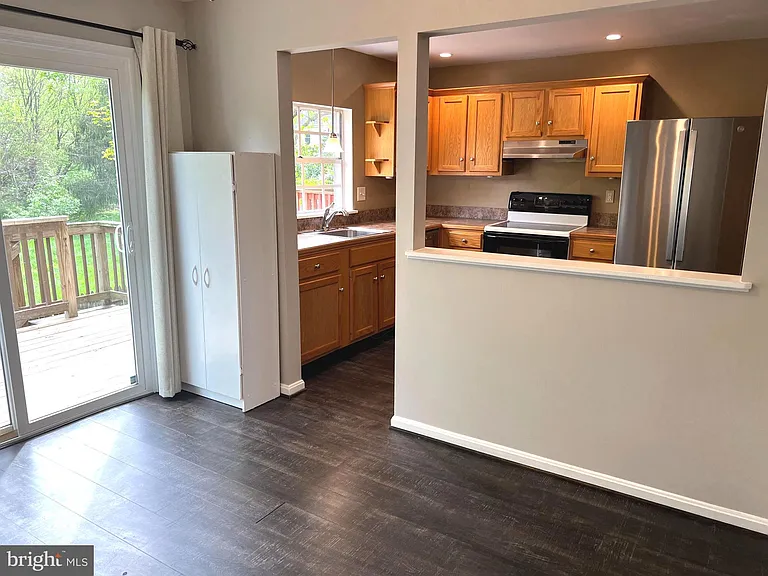 1679 Colonial Way — Photo 8