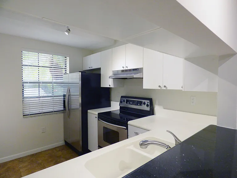 227 City View Dr — Photo 9