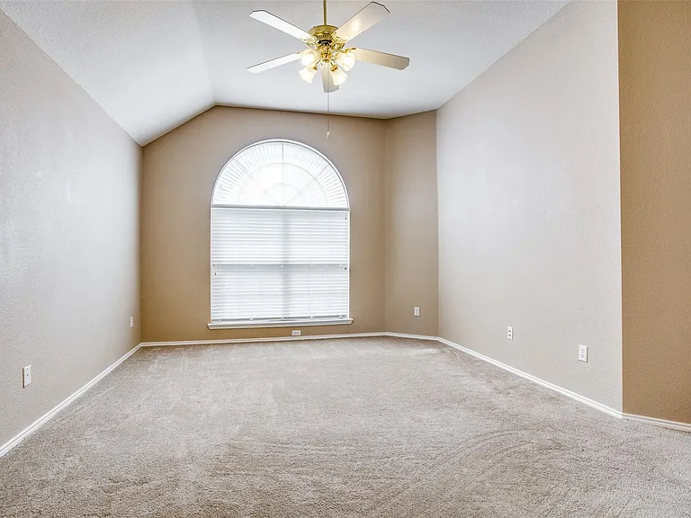 1402 Sunshine Dr — Photo 28