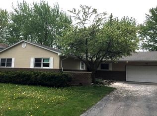 913 Rose Ln, Wheeling, IL 60090