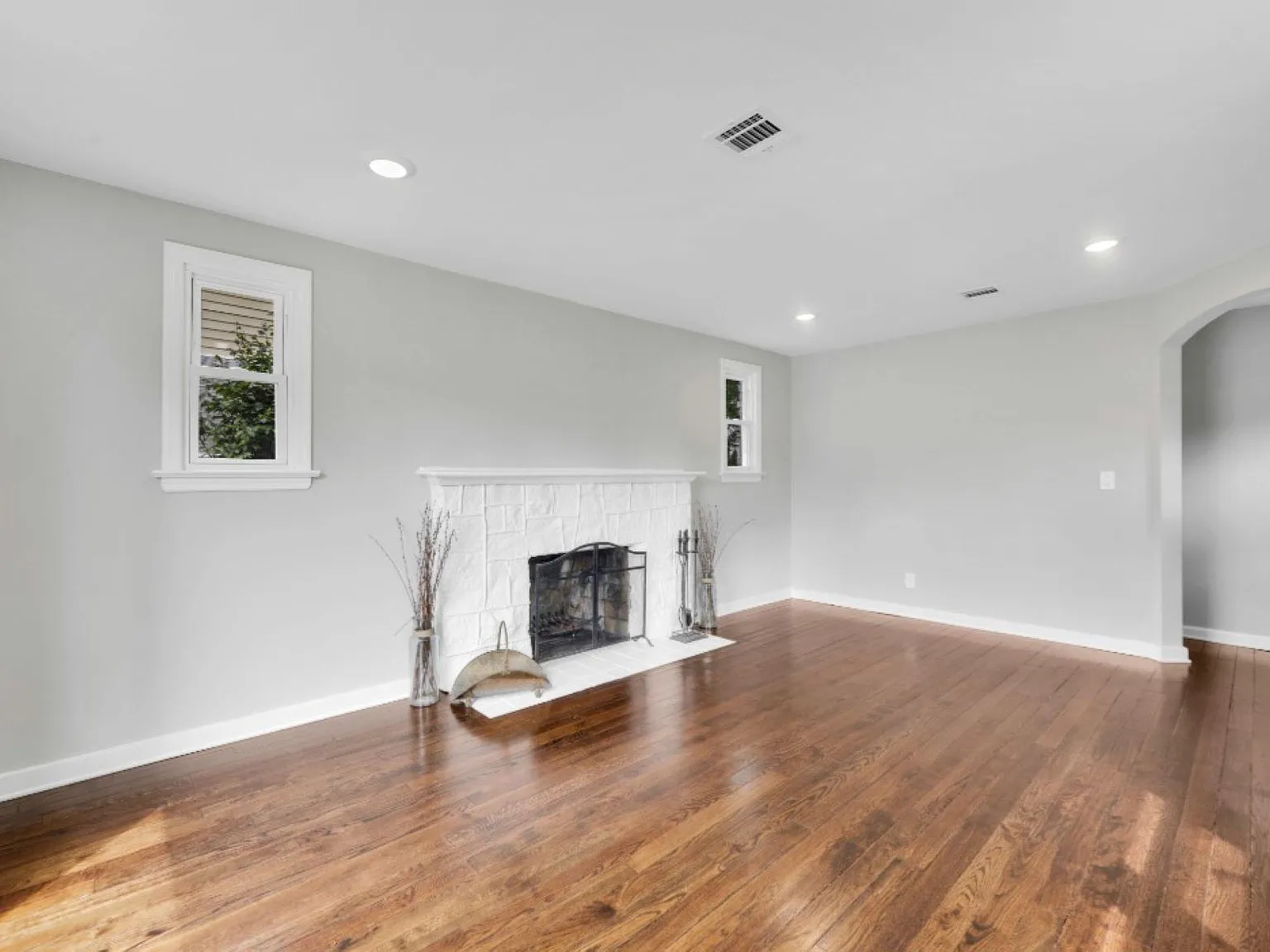 3 bed, 1200 sqft, $4,200 — Photo 4