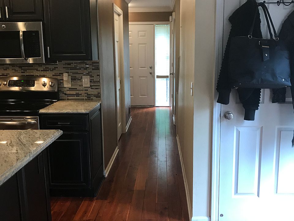 2nd image of 1405 Bishop Rd