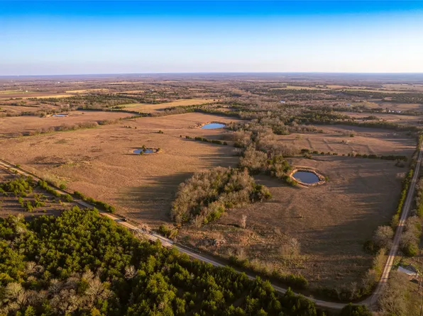 25300 County Rd, Roxton, TX 75477