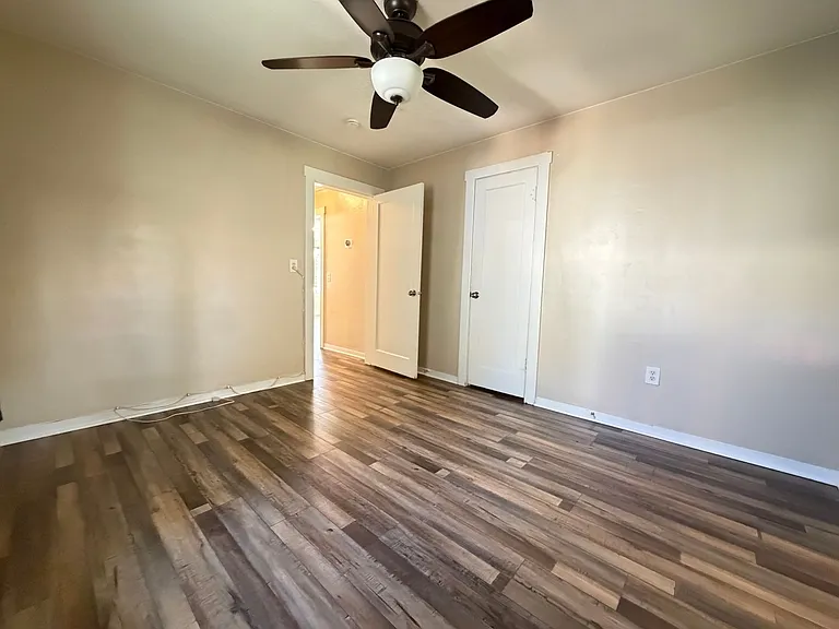 337 W 200 N — Photo 18