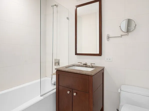 80 Riverside Boulevard image 5 of 16