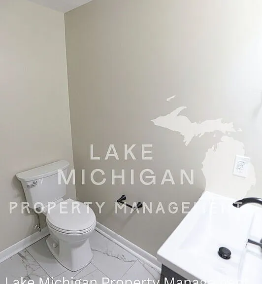 1010 N Hampton Dr NE — Photo 17