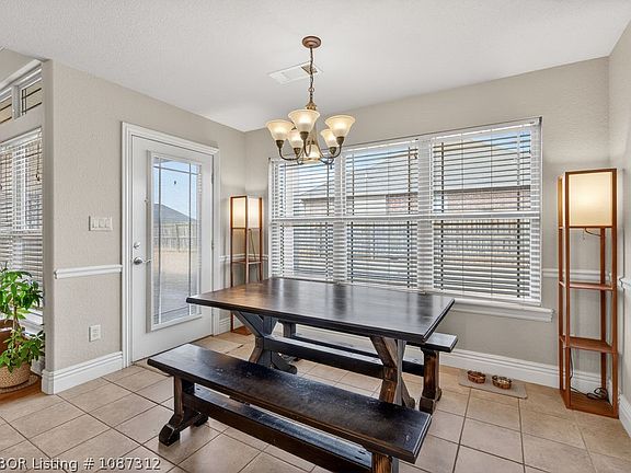5th image of 715 Ledanna Dr