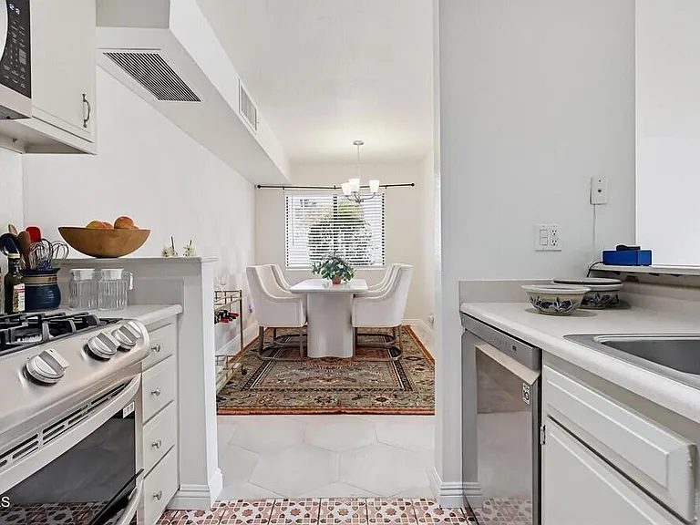 2680 Lake Ave #8 — Photo 11