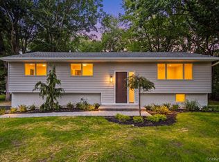 142 N Little Tor Rd, New City, NY 10956