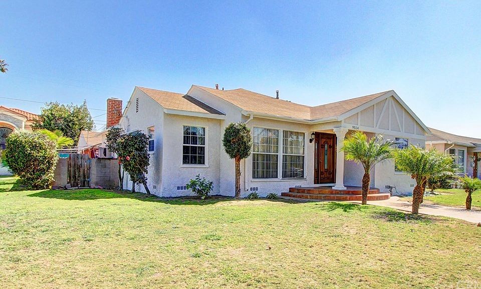2nd image of 9514 Orizaba Ave