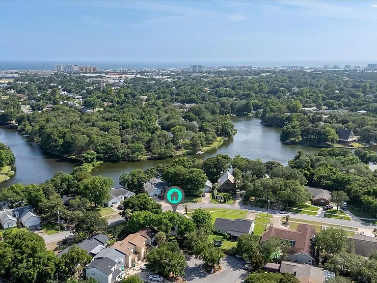 817 N Lakeside Dr — Photo 54